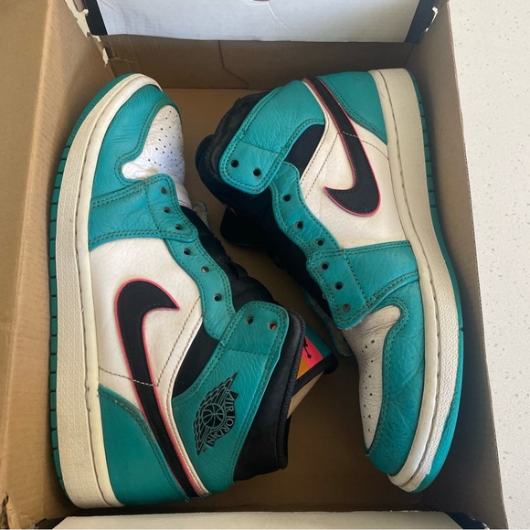Nike Air Jordan 1 Sneakers South Beach - Picture 6 of 10